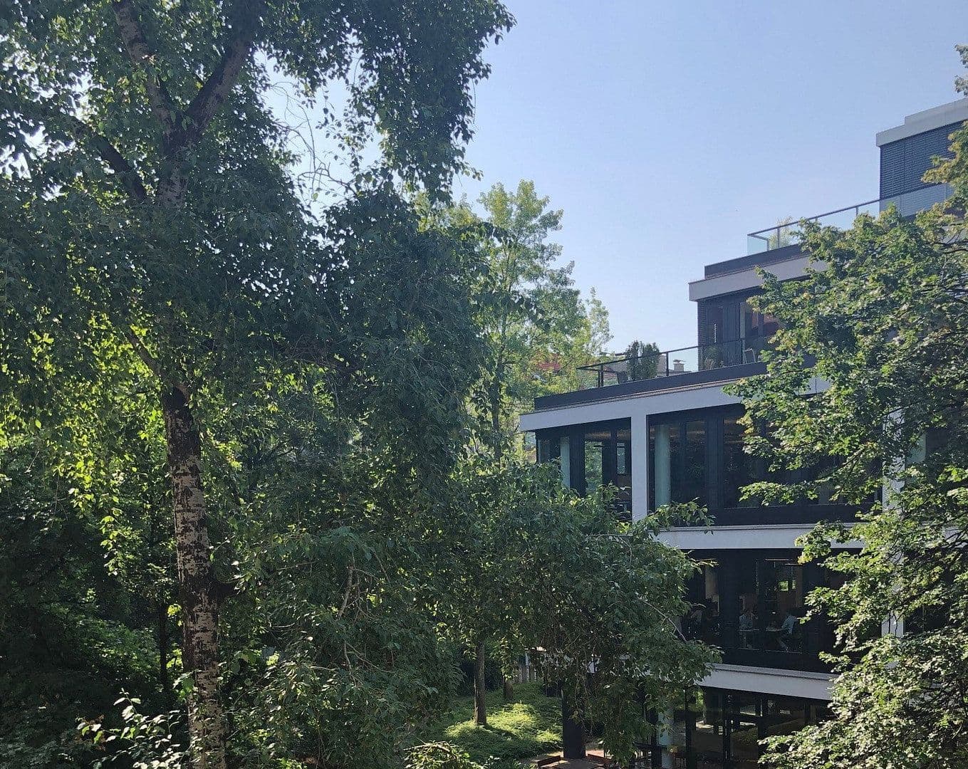 Prenájom bytu 3-izbový 90 m², München, Bavorsko Prenájom bytu 3-izbový 90 m², München, Bavorsko
