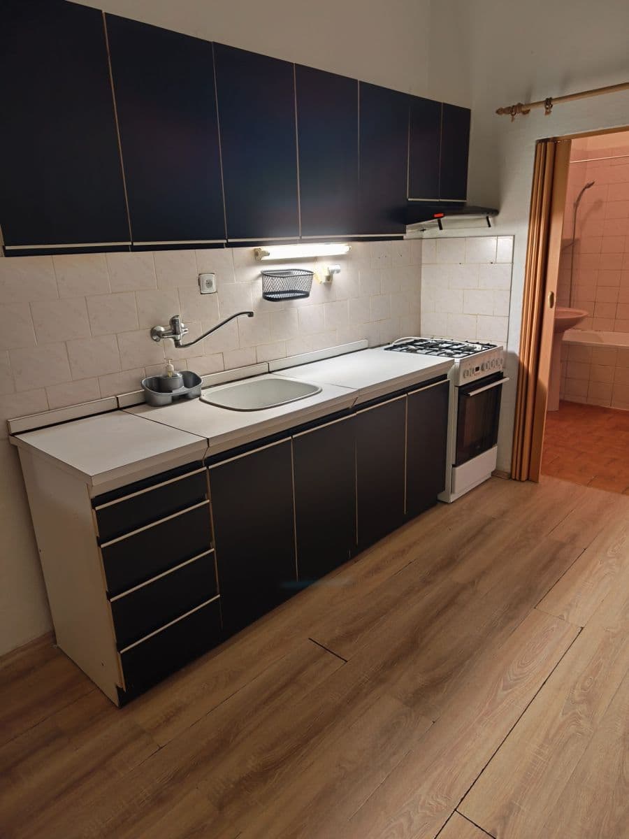 Prenájom bytu 1-izbový 35 m², Šafaříkova, Prostějov, Olomoucký kraj Prenájom bytu 1-izbový 35 m², Šafaříkova, Prostějov, Olomoucký kraj