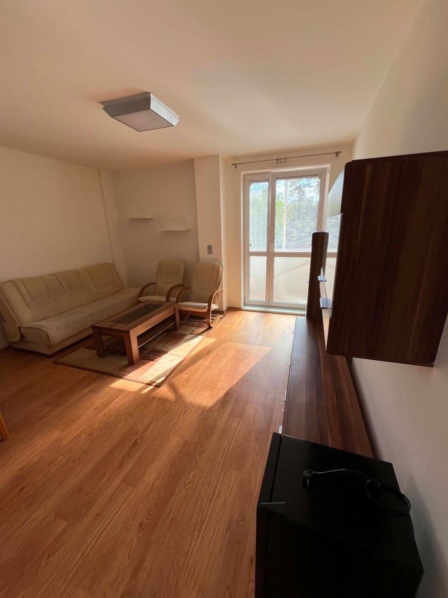 Prenájom bytu 3-izbový 72 m², Čajkovského, Hodonín, Jihomoravský kraj Prenájom bytu 3-izbový 72 m², Čajkovského, Hodonín, Jihomoravský kraj