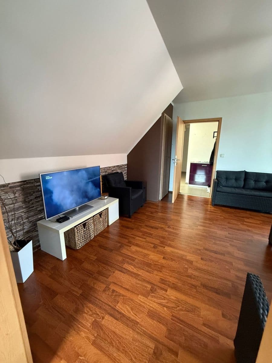 Prenájom bytu 2-izbový 65 m², Luční, Nupaky, Středočeský kraj Prenájom bytu 2-izbový 65 m², Luční, Nupaky, Středočeský kraj