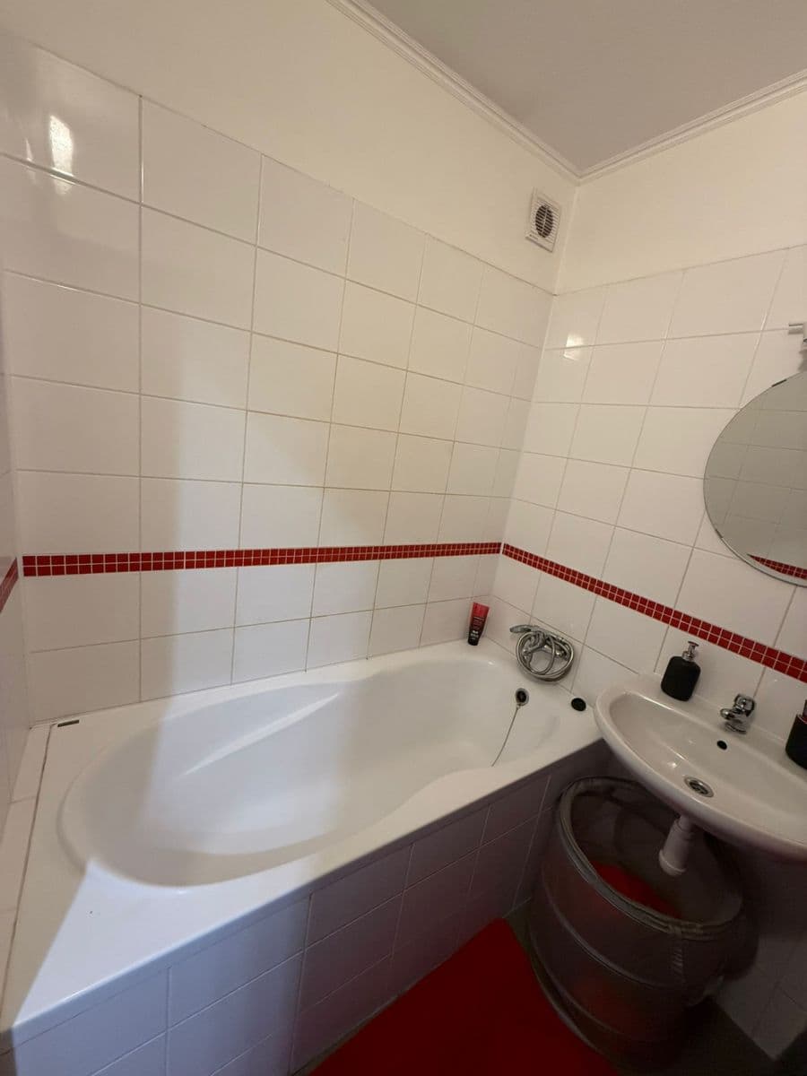 Prenájom bytu 2-izbový 65 m², Luční, Nupaky, Středočeský kraj Prenájom bytu 2-izbový 65 m², Luční, Nupaky, Středočeský kraj