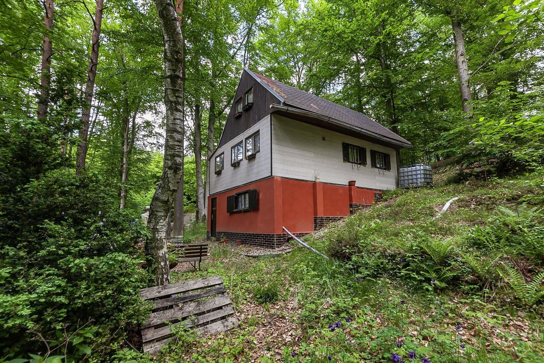 Predaj rekreačného objektu 50 m², pozemek 2.736 m², Slapy, Jihočeský kraj Predaj rekreačného objektu 50 m², pozemek 2.736 m², Slapy, Jihočeský kraj