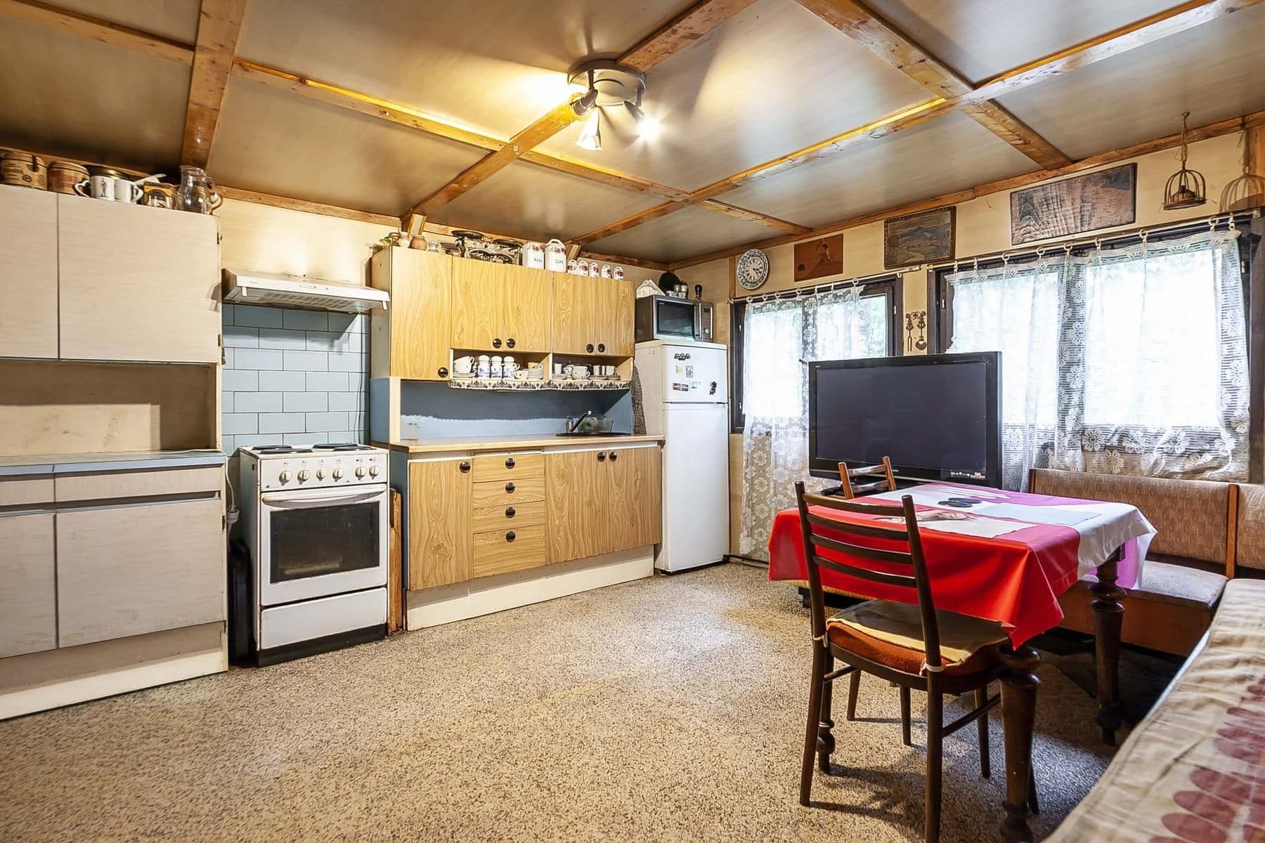Predaj rekreačného objektu 50 m², pozemek 2.736 m², Slapy, Jihočeský kraj Predaj rekreačného objektu 50 m², pozemek 2.736 m², Slapy, Jihočeský kraj