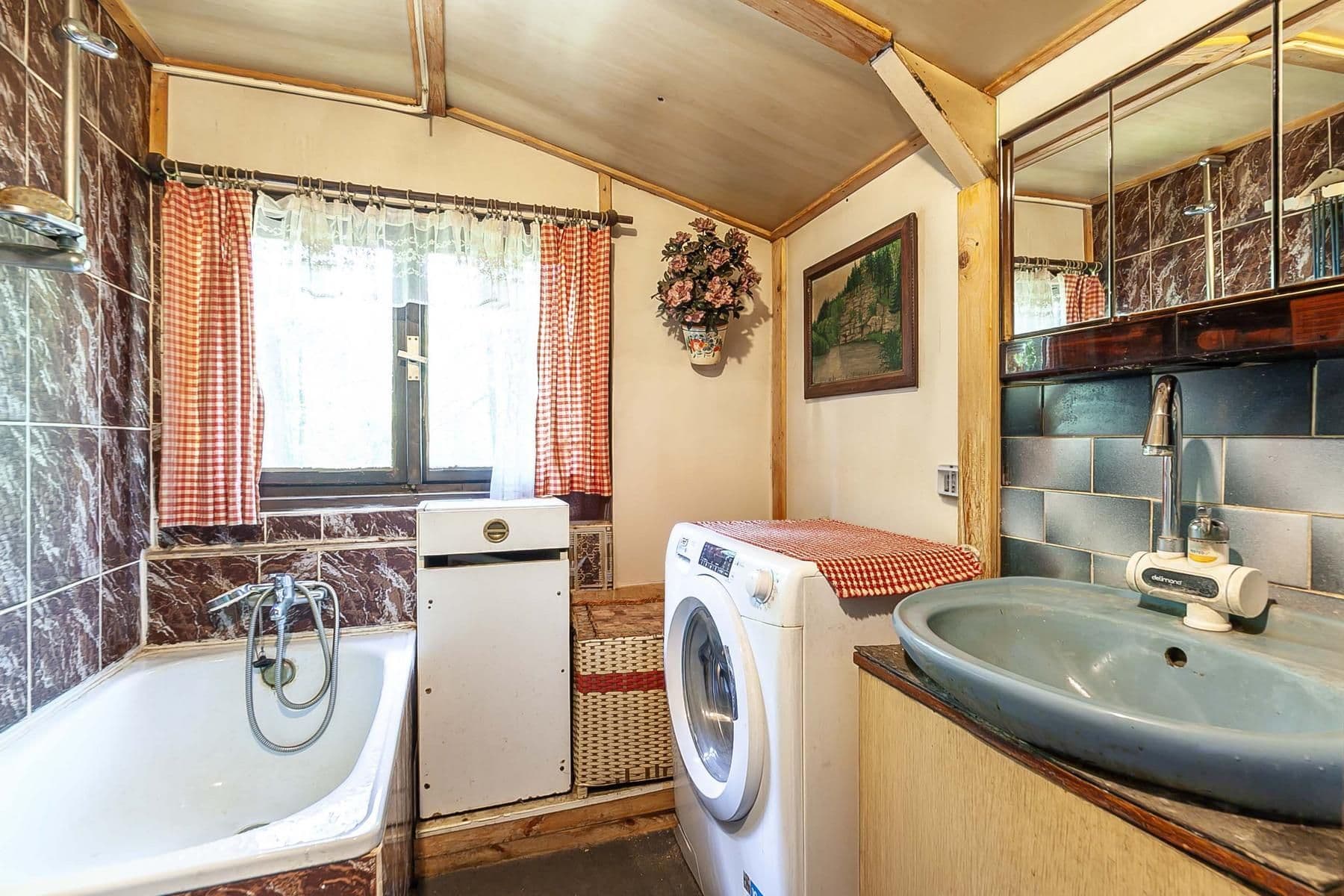 Predaj rekreačného objektu 50 m², pozemek 2.736 m², Slapy, Jihočeský kraj Predaj rekreačného objektu 50 m², pozemek 2.736 m², Slapy, Jihočeský kraj