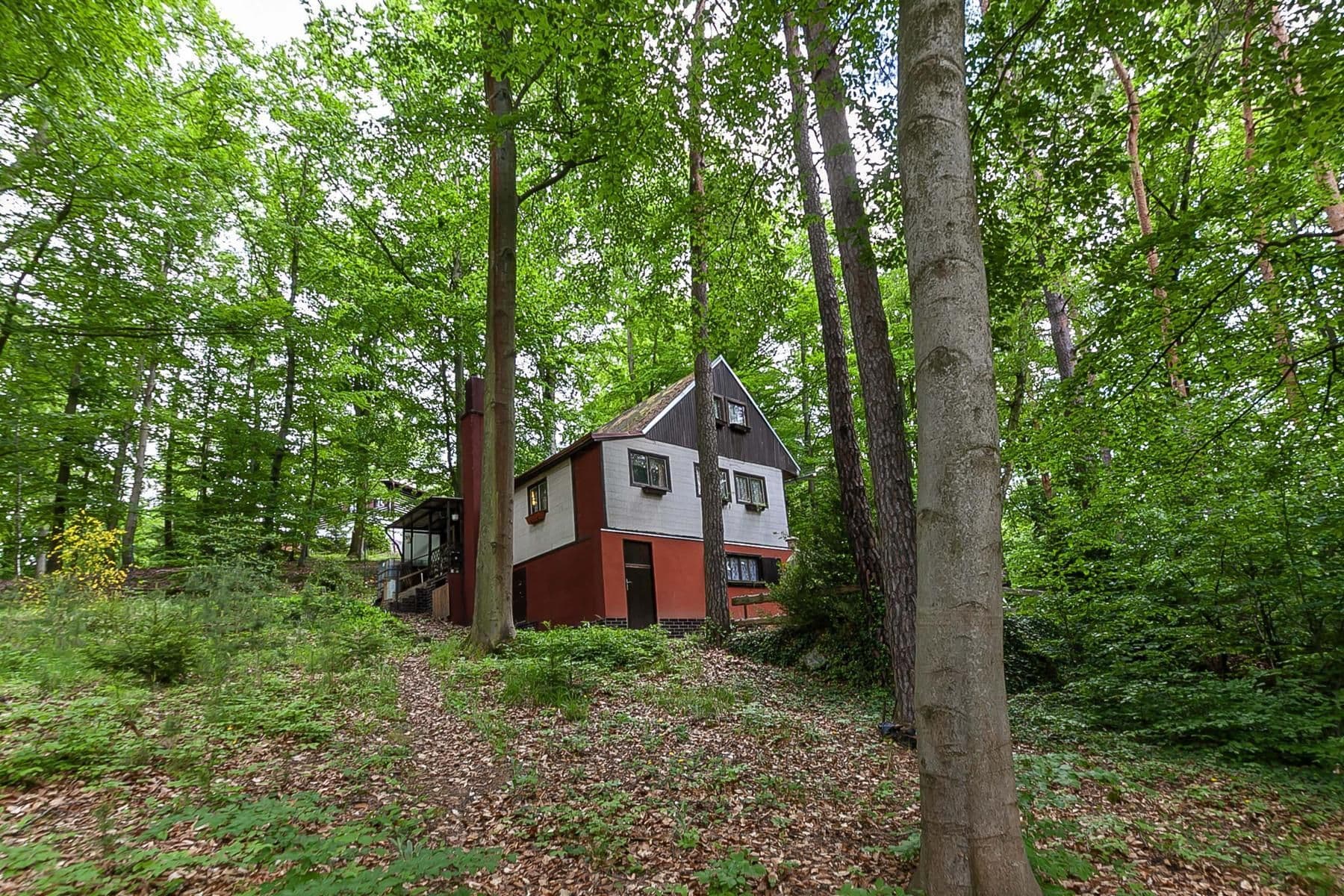 Predaj rekreačného objektu 50 m², pozemek 2.736 m², Slapy, Jihočeský kraj Predaj rekreačného objektu 50 m², pozemek 2.736 m², Slapy, Jihočeský kraj