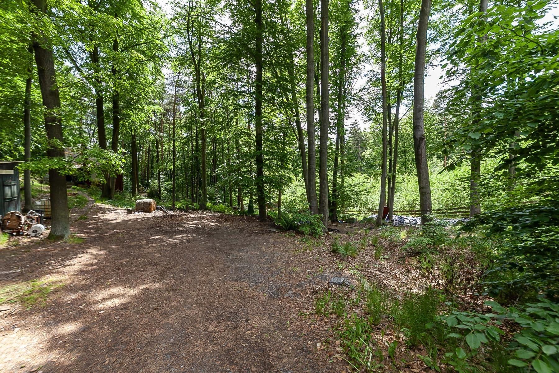 Predaj rekreačného objektu 50 m², pozemek 2.736 m², Slapy, Jihočeský kraj Predaj rekreačného objektu 50 m², pozemek 2.736 m², Slapy, Jihočeský kraj