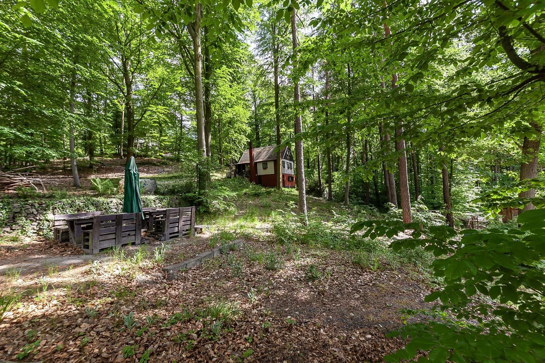 Predaj rekreačného objektu 50 m², pozemek 2.736 m², Slapy, Jihočeský kraj Predaj rekreačného objektu 50 m², pozemek 2.736 m², Slapy, Jihočeský kraj