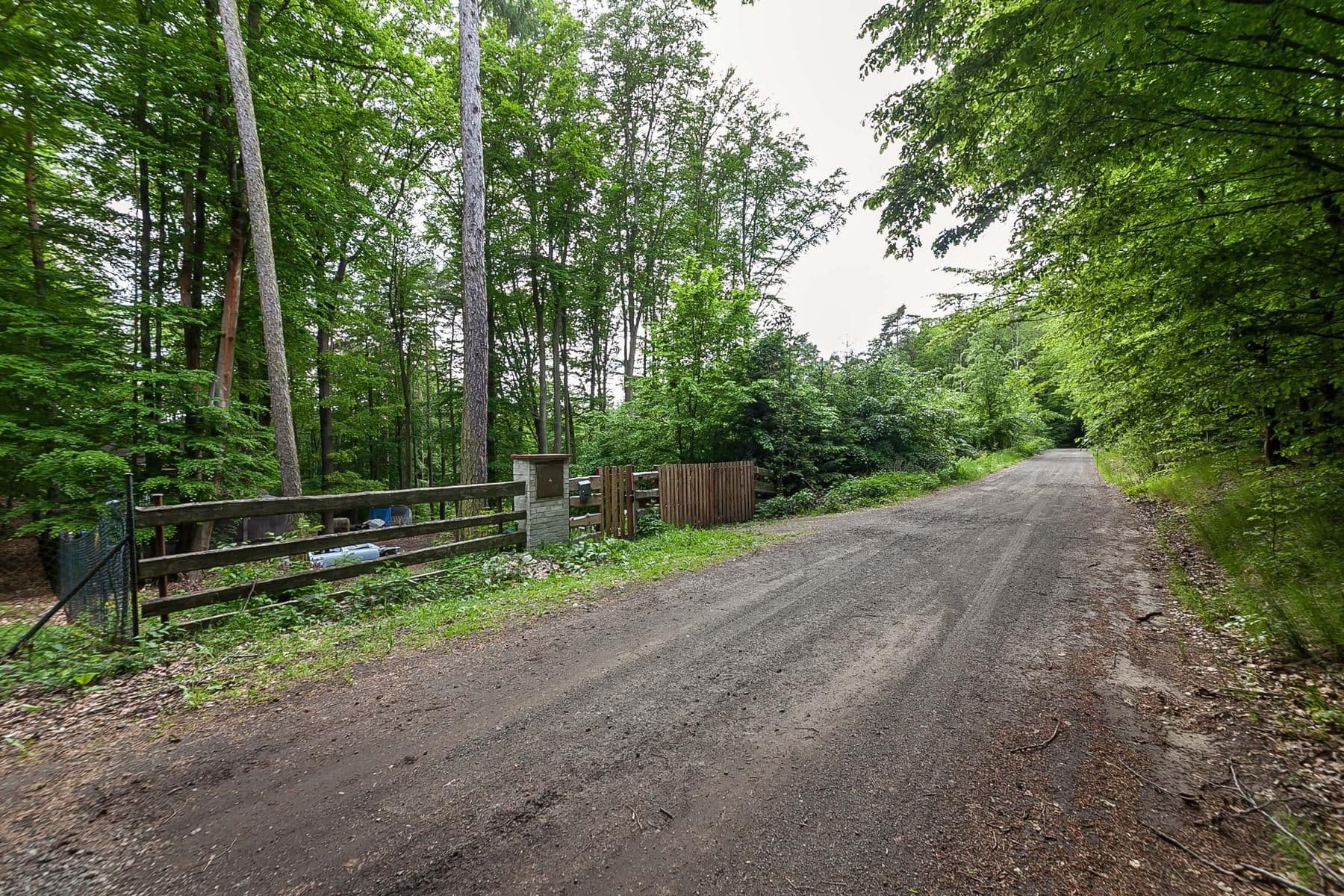 Predaj rekreačného objektu 50 m², pozemek 2.736 m², Slapy, Jihočeský kraj Predaj rekreačného objektu 50 m², pozemek 2.736 m², Slapy, Jihočeský kraj