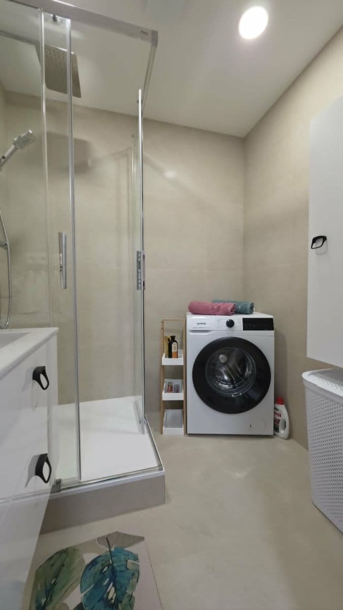 Prenájom bytu 3-izbový 64 m², A. Bednára, Prievidza, Trenčiansky kraj Prenájom bytu 3-izbový 64 m², A. Bednára, Prievidza, Trenčiansky kraj