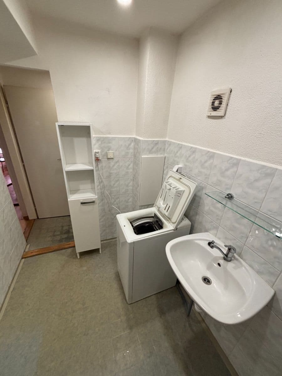 Prenájom bytu 3-izbový 60 m², Londýnská, Ústí nad Labem, Ústecký kraj Prenájom bytu 3-izbový 60 m², Londýnská, Ústí nad Labem, Ústecký kraj