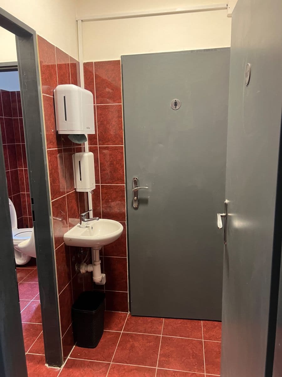 Prenájom nebytového priestoru 60 m², U Plynárny, Praha, Praha Prenájom nebytového priestoru 60 m², U Plynárny, Praha, Praha