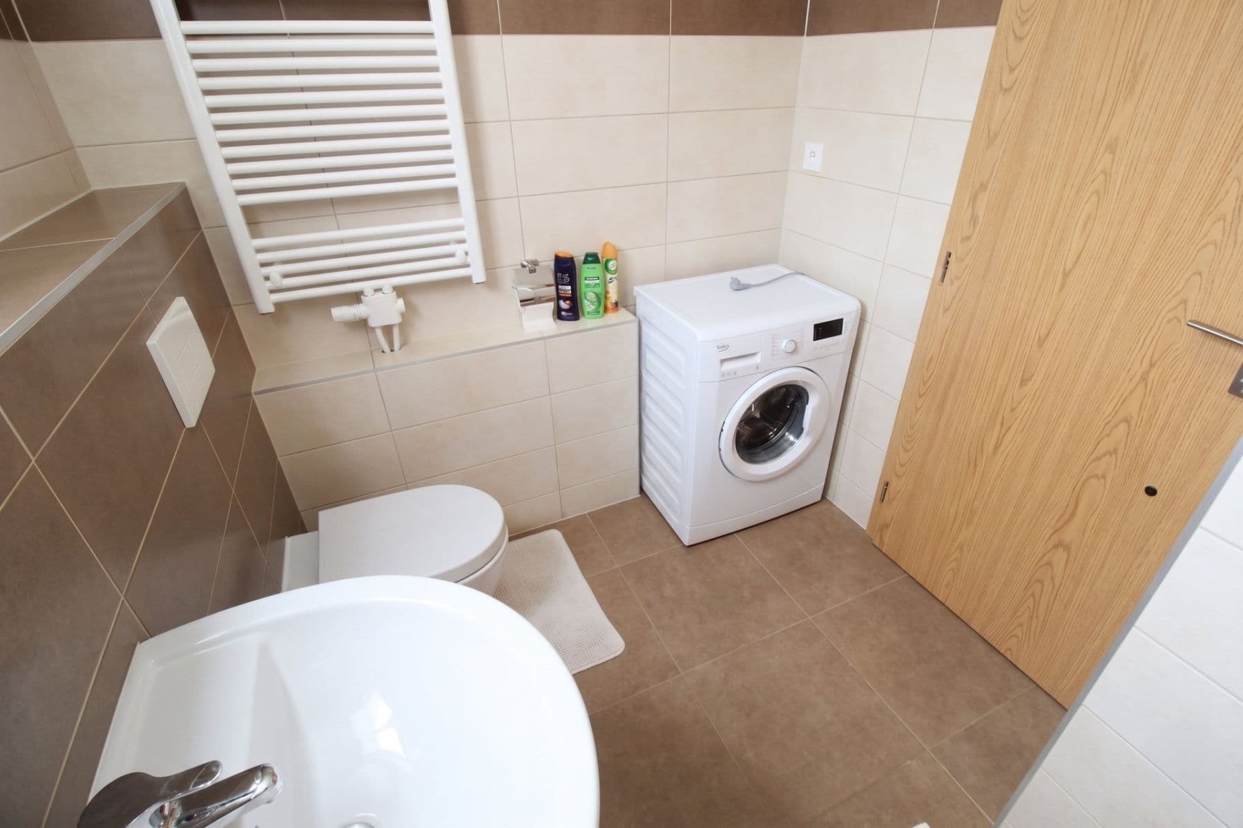 Prenájom bytu 1-izbový 32 m², Ječná, Hostivice, Středočeský kraj Prenájom bytu 1-izbový 32 m², Ječná, Hostivice, Středočeský kraj