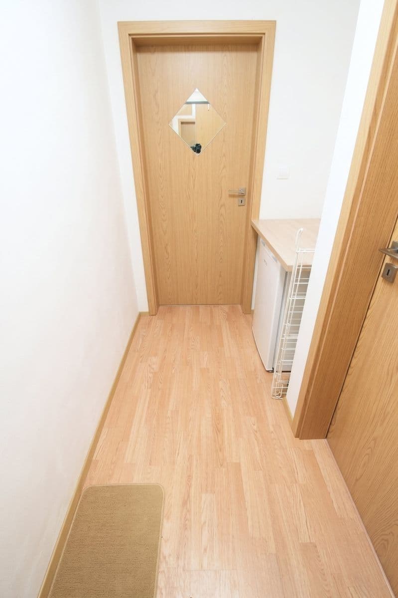 Prenájom bytu 1-izbový 32 m², Ječná, Hostivice, Středočeský kraj Prenájom bytu 1-izbový 32 m², Ječná, Hostivice, Středočeský kraj