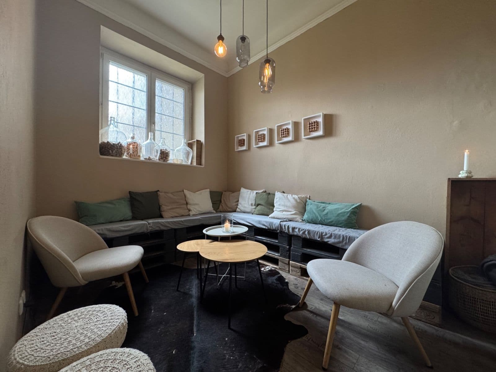 Prenájom nebytového priestoru 72 m², Semanského, Praha, Praha Prenájom nebytového priestoru 72 m², Semanského, Praha, Praha