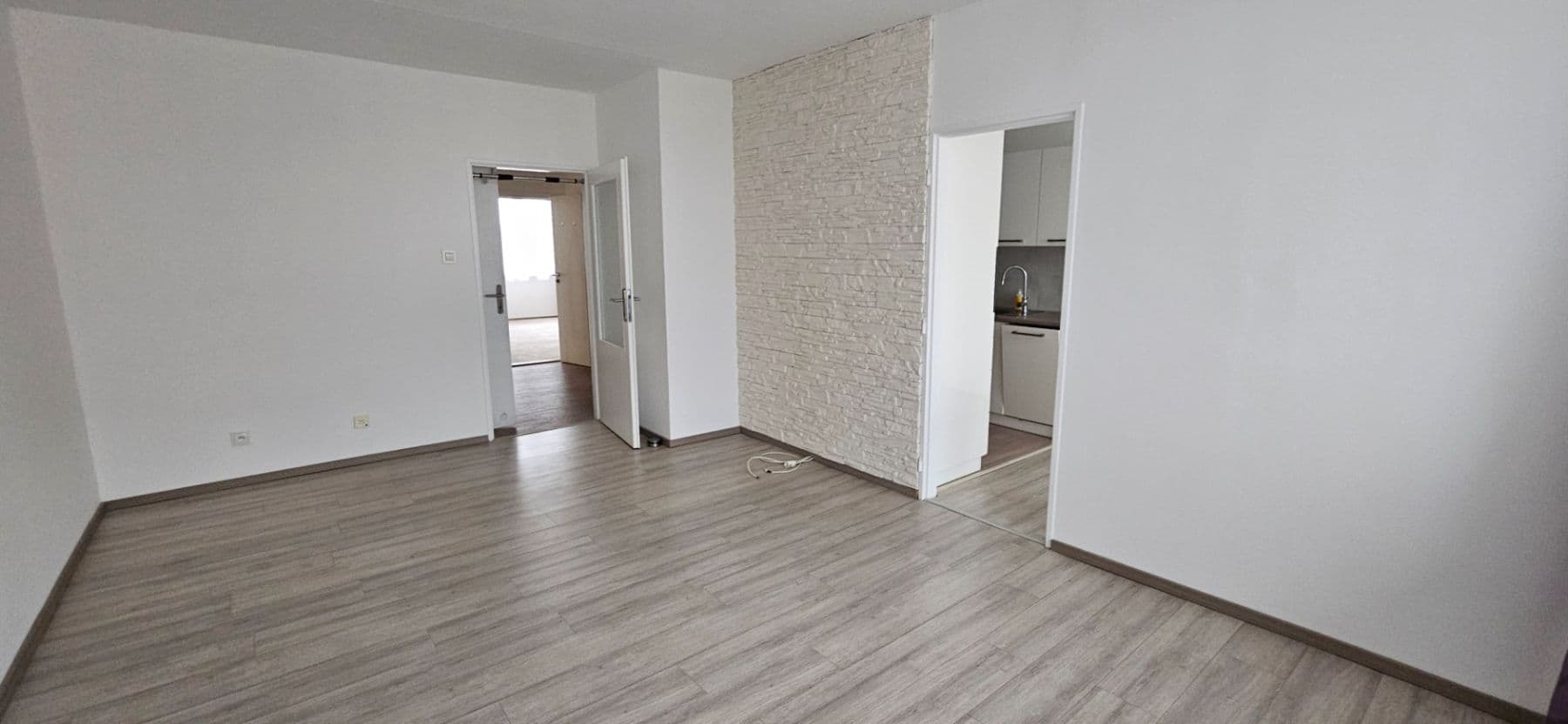 Prenájom bytu 3-izbový 78 m², Krouzova, Praha, Praha Prenájom bytu 3-izbový 78 m², Krouzova, Praha, Praha