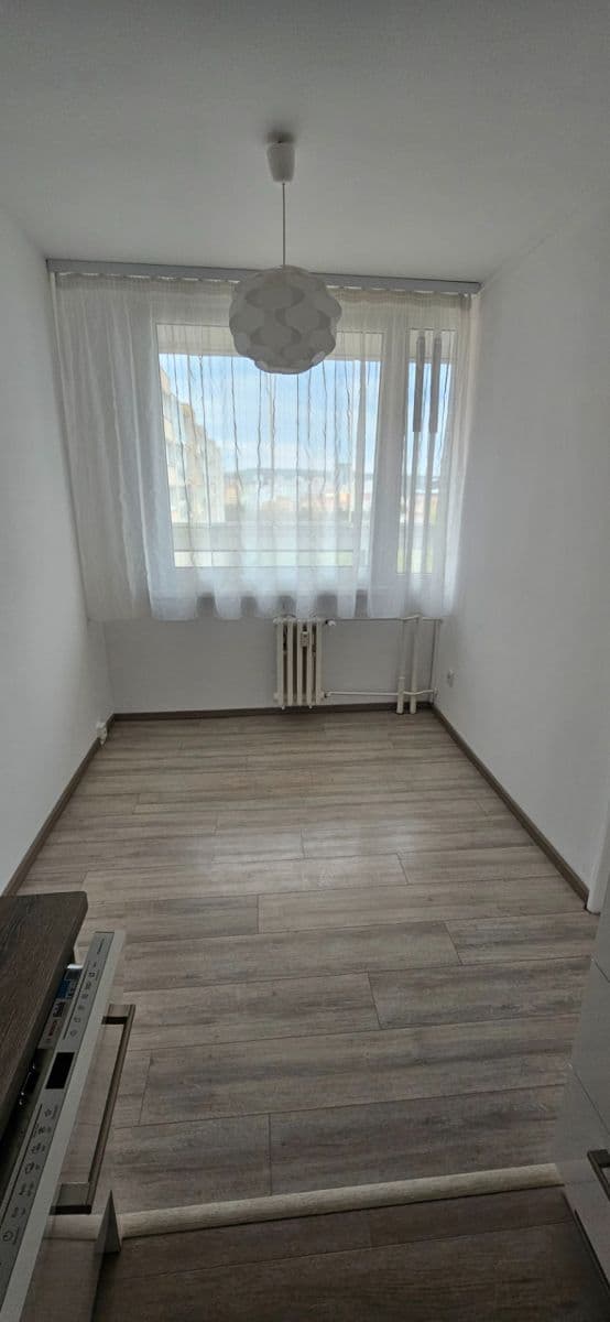 Prenájom bytu 3-izbový 78 m², Krouzova, Praha, Praha Prenájom bytu 3-izbový 78 m², Krouzova, Praha, Praha