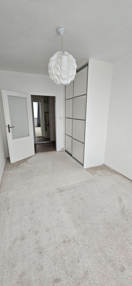 Prenájom bytu 3-izbový 78 m², Krouzova, Praha, Praha Prenájom bytu 3-izbový 78 m², Krouzova, Praha, Praha