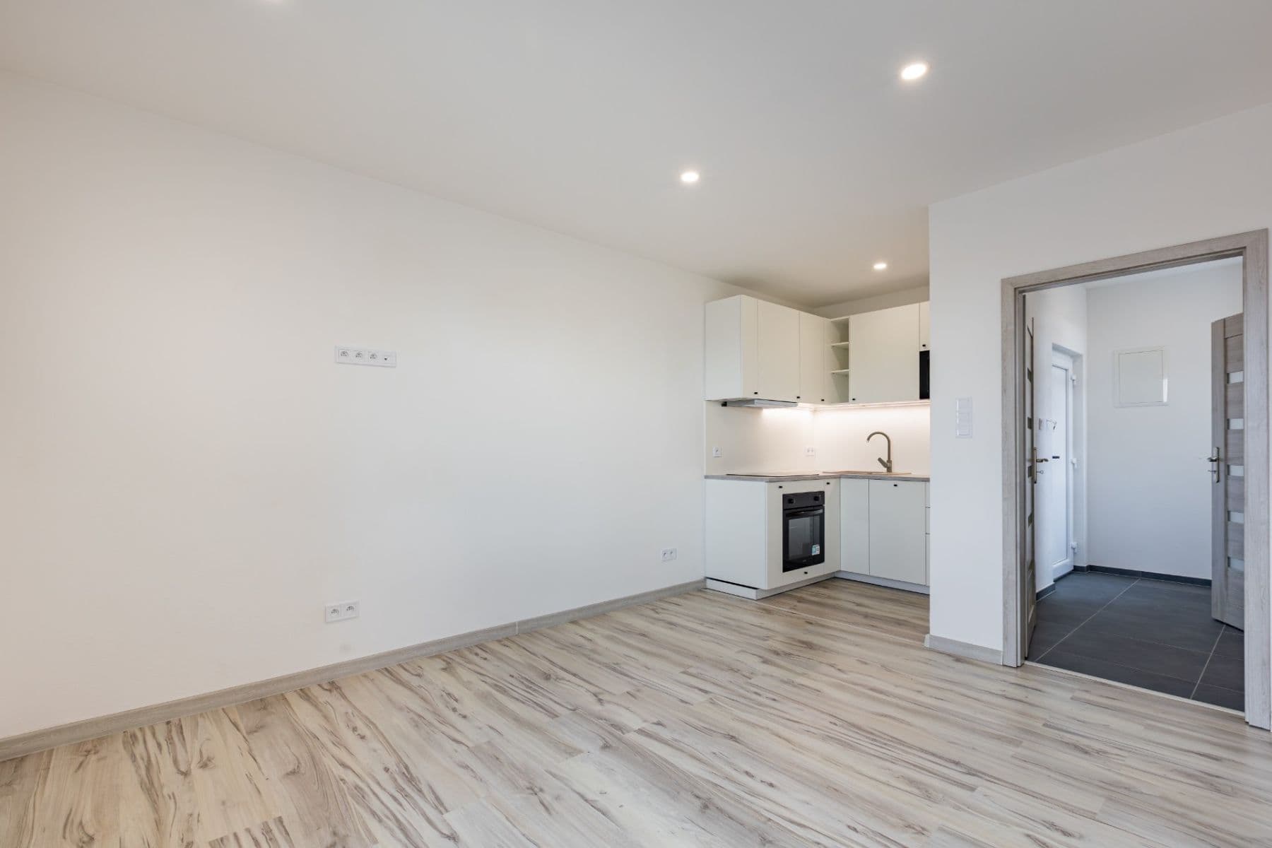 Predaj bytu 1-izbový 35 m², Růženy Svobodové, Znojmo, Jihomoravský kraj Predaj bytu 1-izbový 35 m², Růženy Svobodové, Znojmo, Jihomoravský kraj