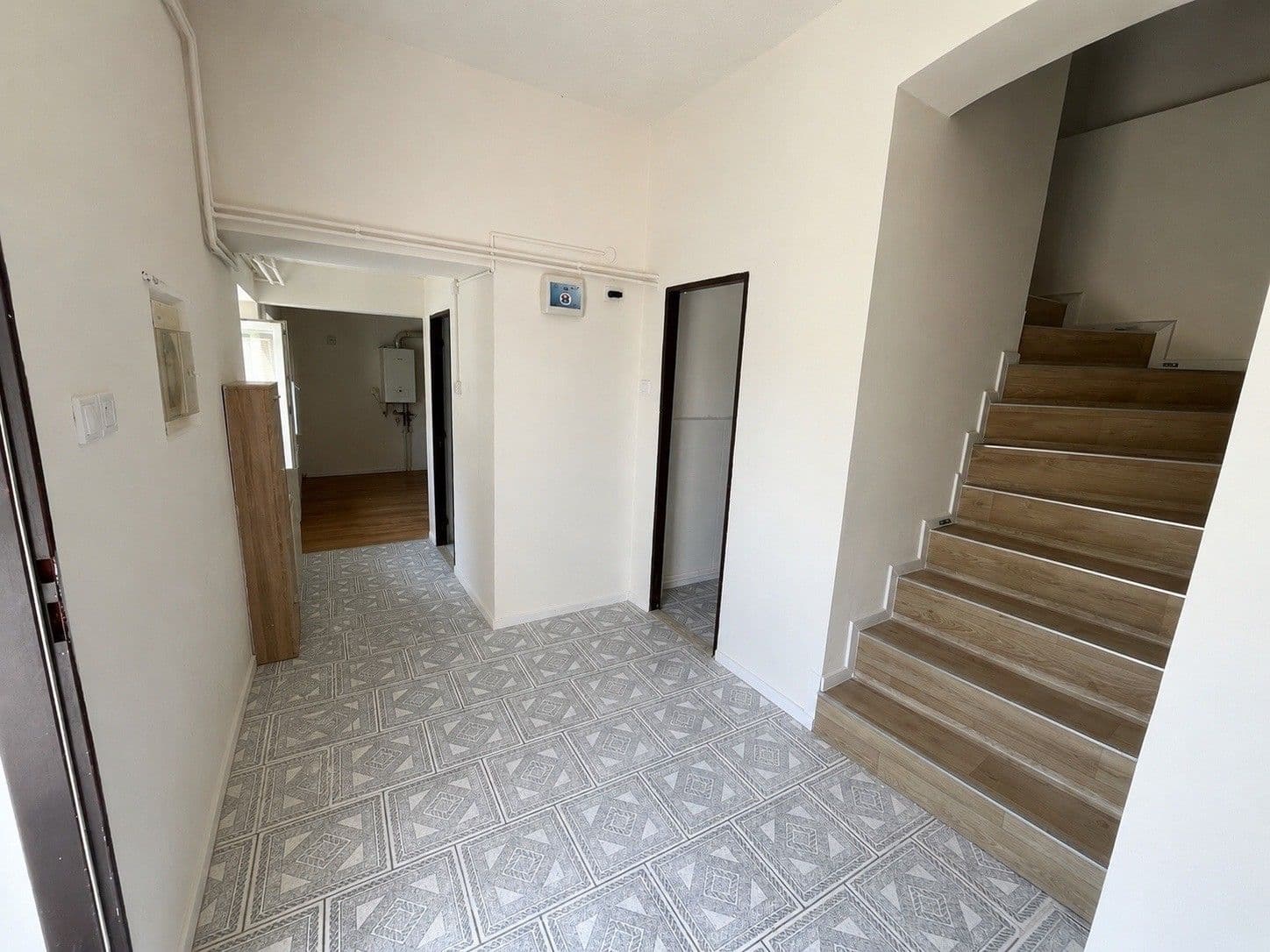 Prenájom bytu 3-izbový 150 m², Svatojiřská, Libušín, Středočeský kraj Prenájom bytu 3-izbový 150 m², Svatojiřská, Libušín, Středočeský kraj