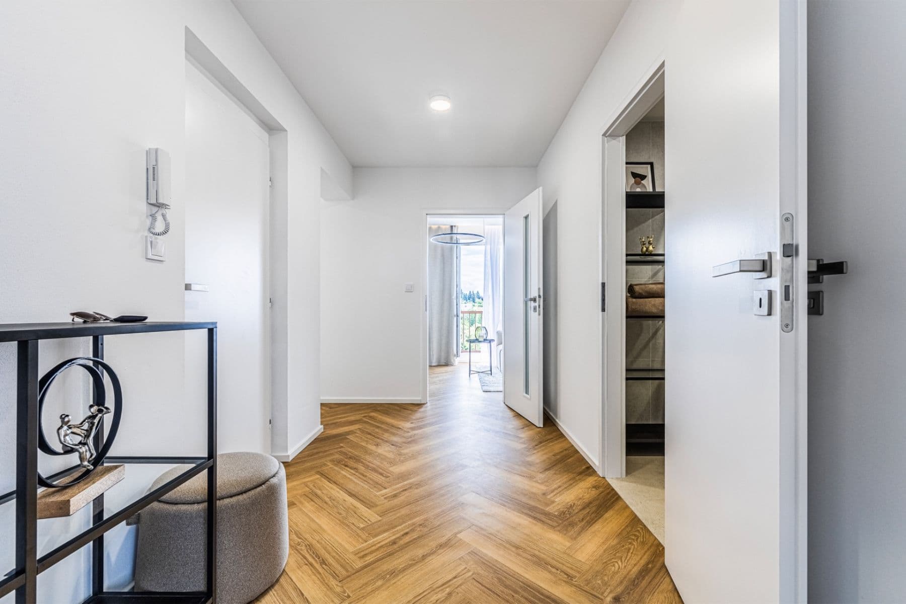 Predaj bytu 4-izbový 80 m², Hrusická, Praha, Praha Predaj bytu 4-izbový 80 m², Hrusická, Praha, Praha