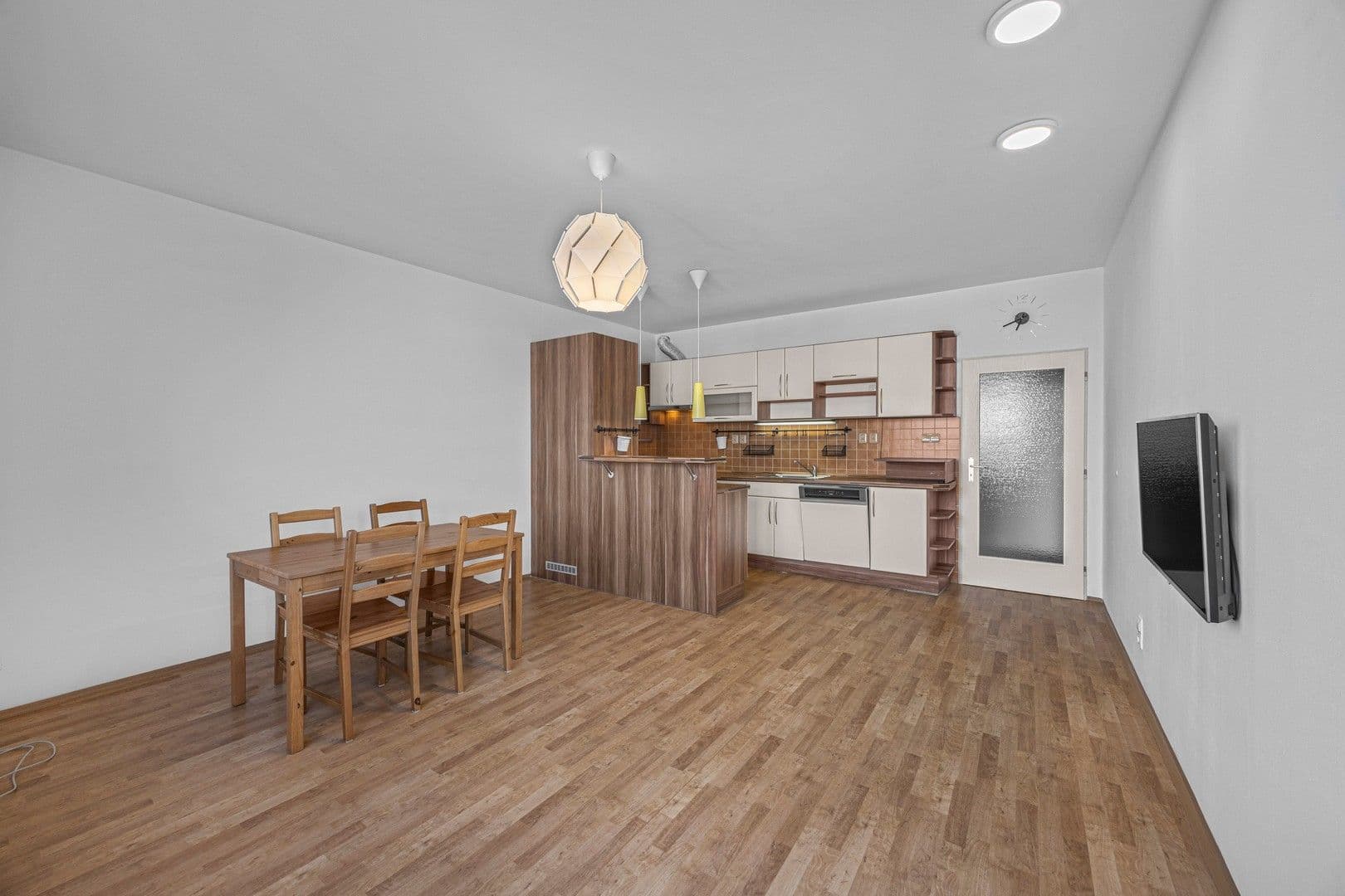 Prenájom bytu 2-izbový 56 m², K Netlukám, Praha, Praha Prenájom bytu 2-izbový 56 m², K Netlukám, Praha, Praha