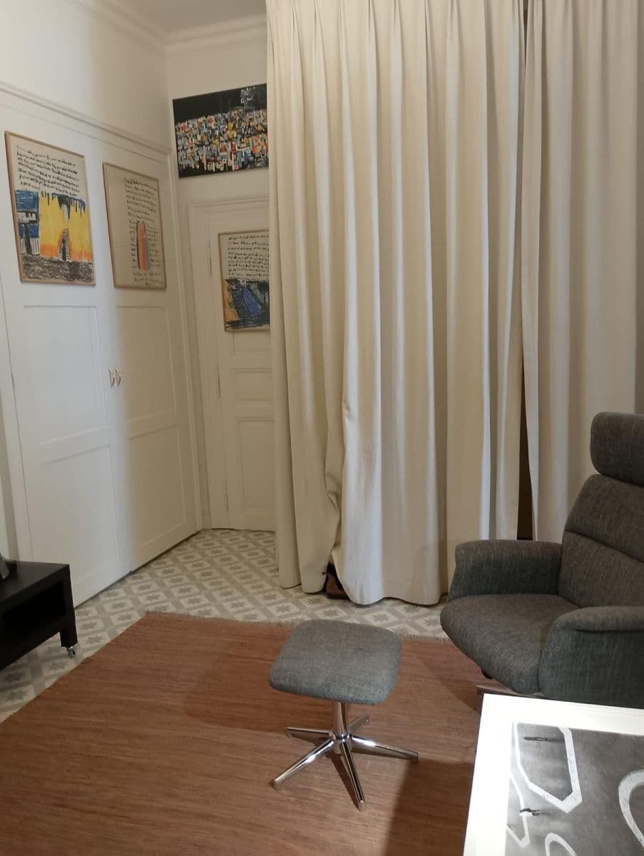 Prenájom bytu 3-izbový 76 m², Bubenečská, Praha, Praha Prenájom bytu 3-izbový 76 m², Bubenečská, Praha, Praha