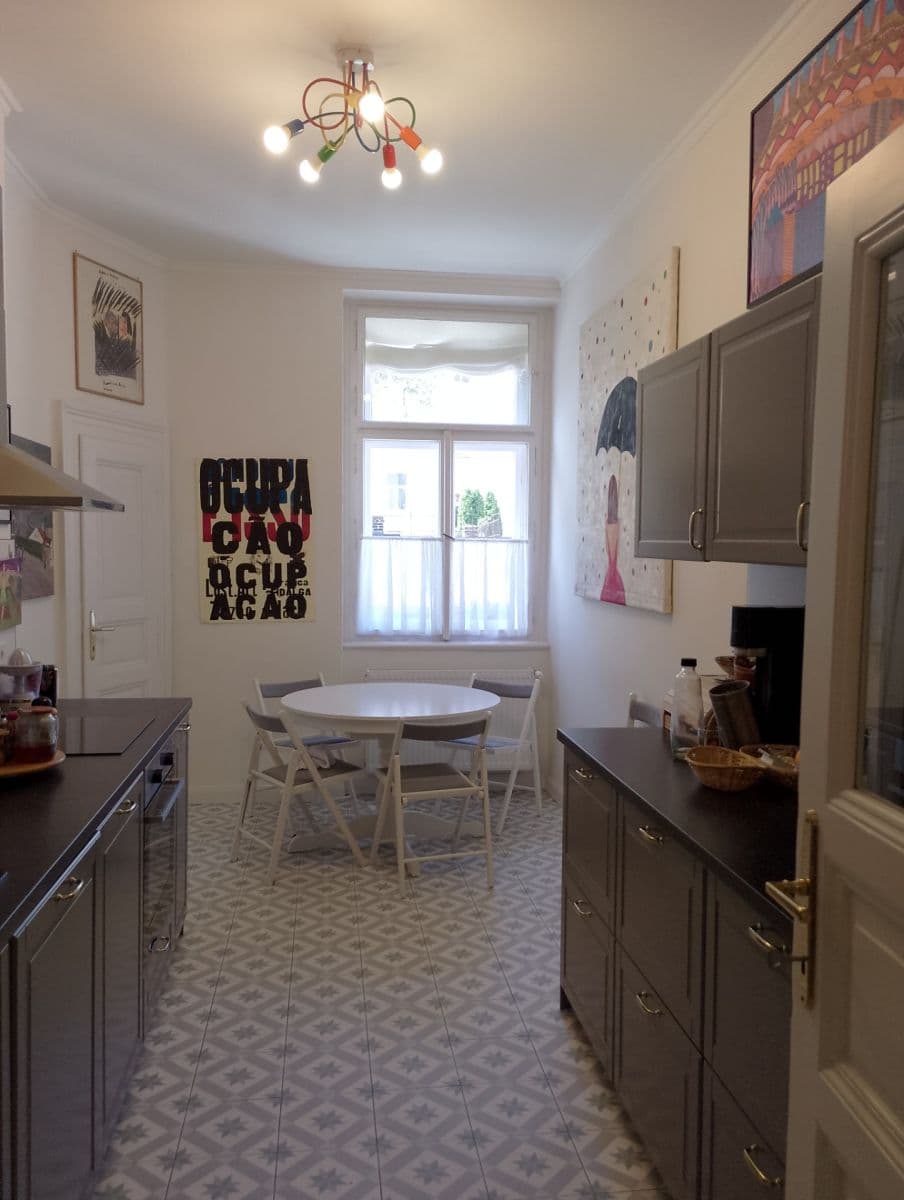 Prenájom bytu 3-izbový 76 m², Bubenečská, Praha, Praha Prenájom bytu 3-izbový 76 m², Bubenečská, Praha, Praha