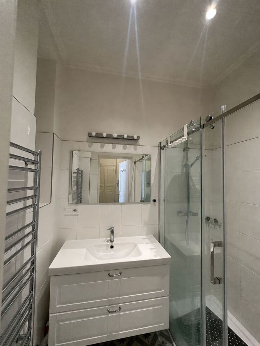 Prenájom bytu 2-izbový 76 m², Bubenečská, Praha, Praha Prenájom bytu 2-izbový 76 m², Bubenečská, Praha, Praha