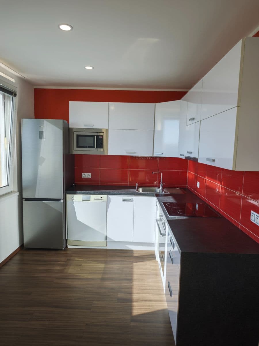 Prenájom bytu 3-izbový 76 m², Na Svahu, Třebíč, Kraj Vysočina Prenájom bytu 3-izbový 76 m², Na Svahu, Třebíč, Kraj Vysočina