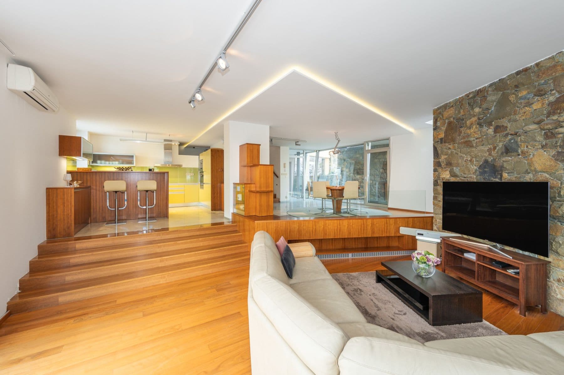 Prenájom domu 437 m², pozemek 1.707 m², Sušilova, Rajhrad, Jihomoravský kraj Prenájom domu 437 m², pozemek 1.707 m², Sušilova, Rajhrad, Jihomoravský kraj