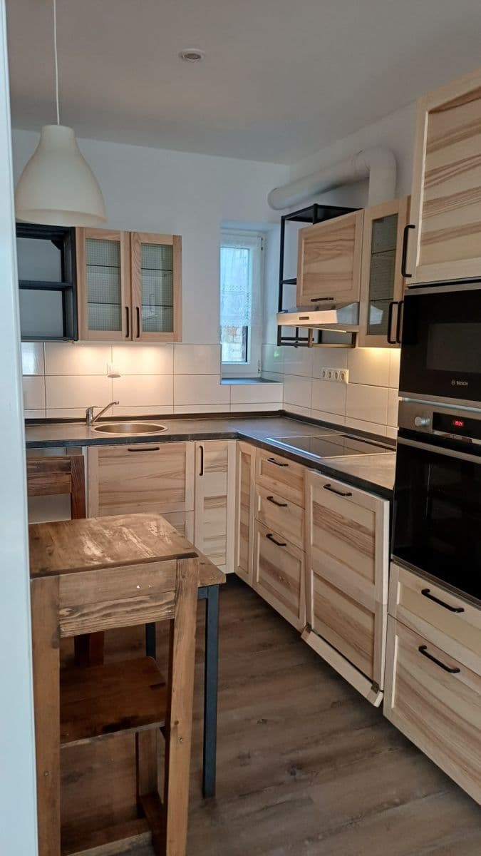 Prenájom bytu 2-izbový 51 m², Londýnská, Liberec, Liberecký kraj Prenájom bytu 2-izbový 51 m², Londýnská, Liberec, Liberecký kraj