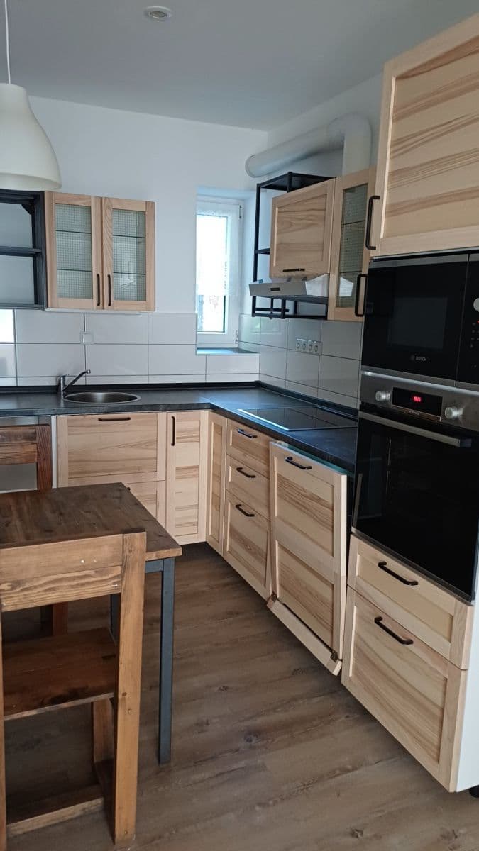 Prenájom bytu 2-izbový 51 m², Londýnská, Liberec, Liberecký kraj Prenájom bytu 2-izbový 51 m², Londýnská, Liberec, Liberecký kraj