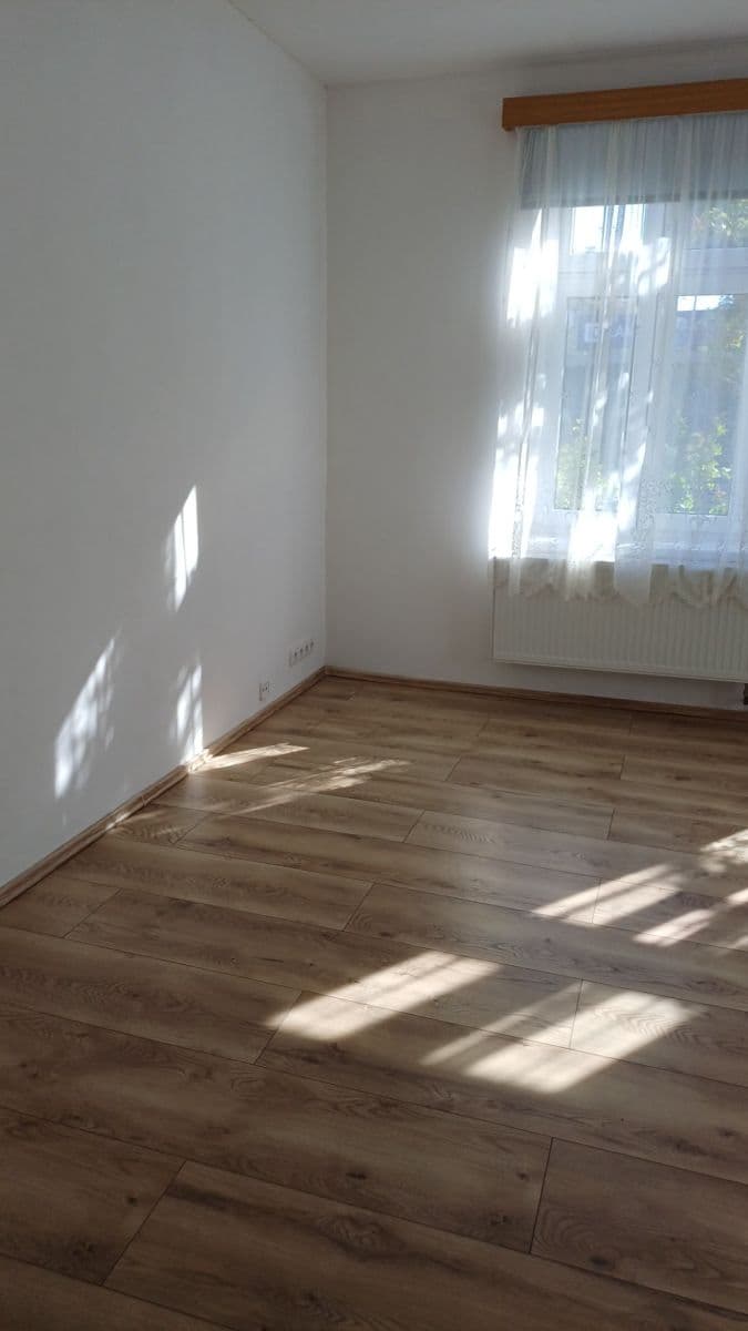 Prenájom bytu 2-izbový 51 m², Londýnská, Liberec, Liberecký kraj Prenájom bytu 2-izbový 51 m², Londýnská, Liberec, Liberecký kraj