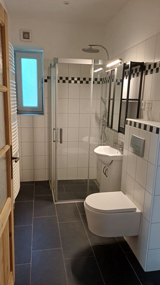 Prenájom bytu 2-izbový 51 m², Londýnská, Liberec, Liberecký kraj Prenájom bytu 2-izbový 51 m², Londýnská, Liberec, Liberecký kraj