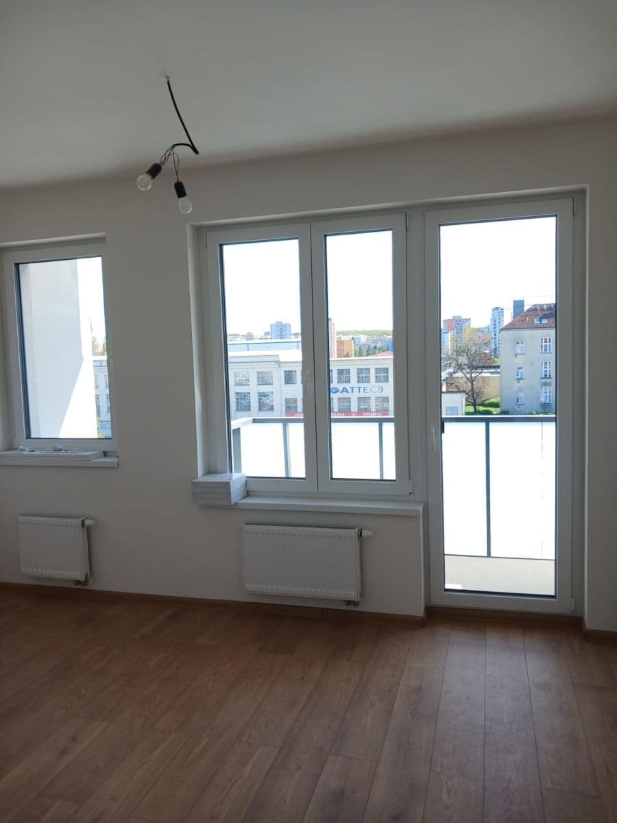 Prenájom bytu 1-izbový 30 m², Arnošta Staňka, Praha, Praha Prenájom bytu 1-izbový 30 m², Arnošta Staňka, Praha, Praha