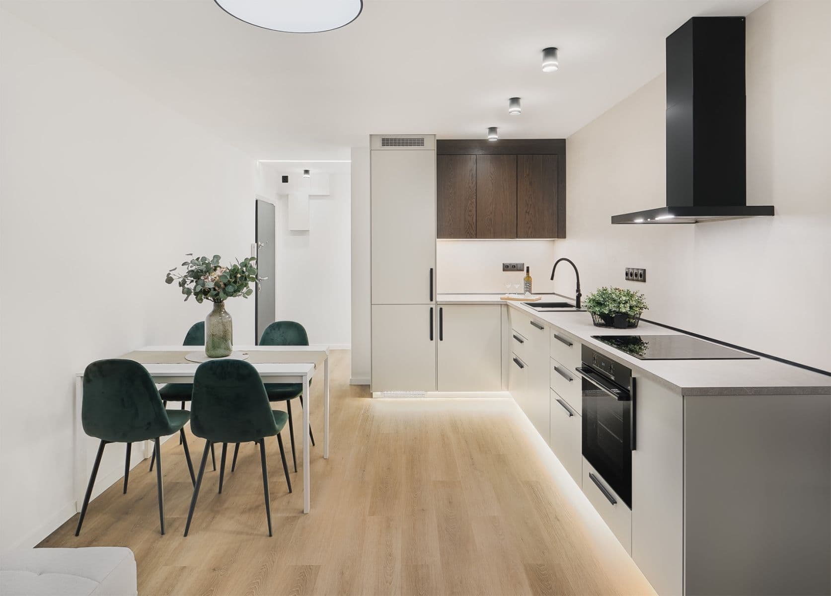 Predaj bytu 4-izbový 76 m², Chmelová, Praha, Praha Predaj bytu 4-izbový 76 m², Chmelová, Praha, Praha