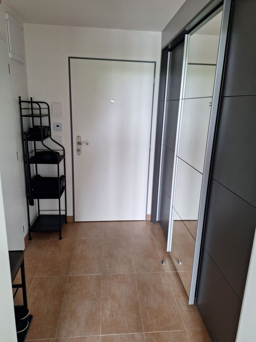 Prenájom bytu 1-izbový 33 m², Strančická, Praha, Praha Prenájom bytu 1-izbový 33 m², Strančická, Praha, Praha