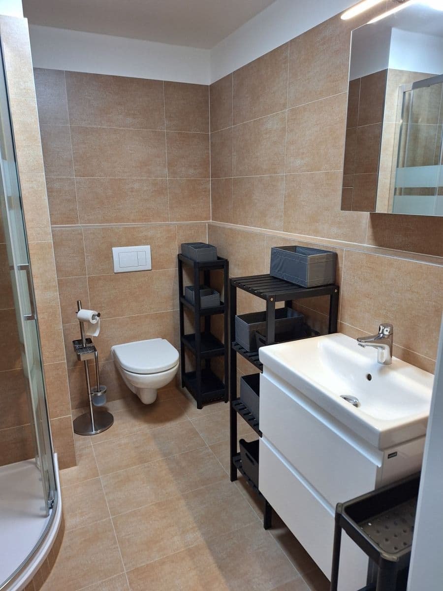 Prenájom bytu 1-izbový 33 m², Strančická, Praha, Praha Prenájom bytu 1-izbový 33 m², Strančická, Praha, Praha