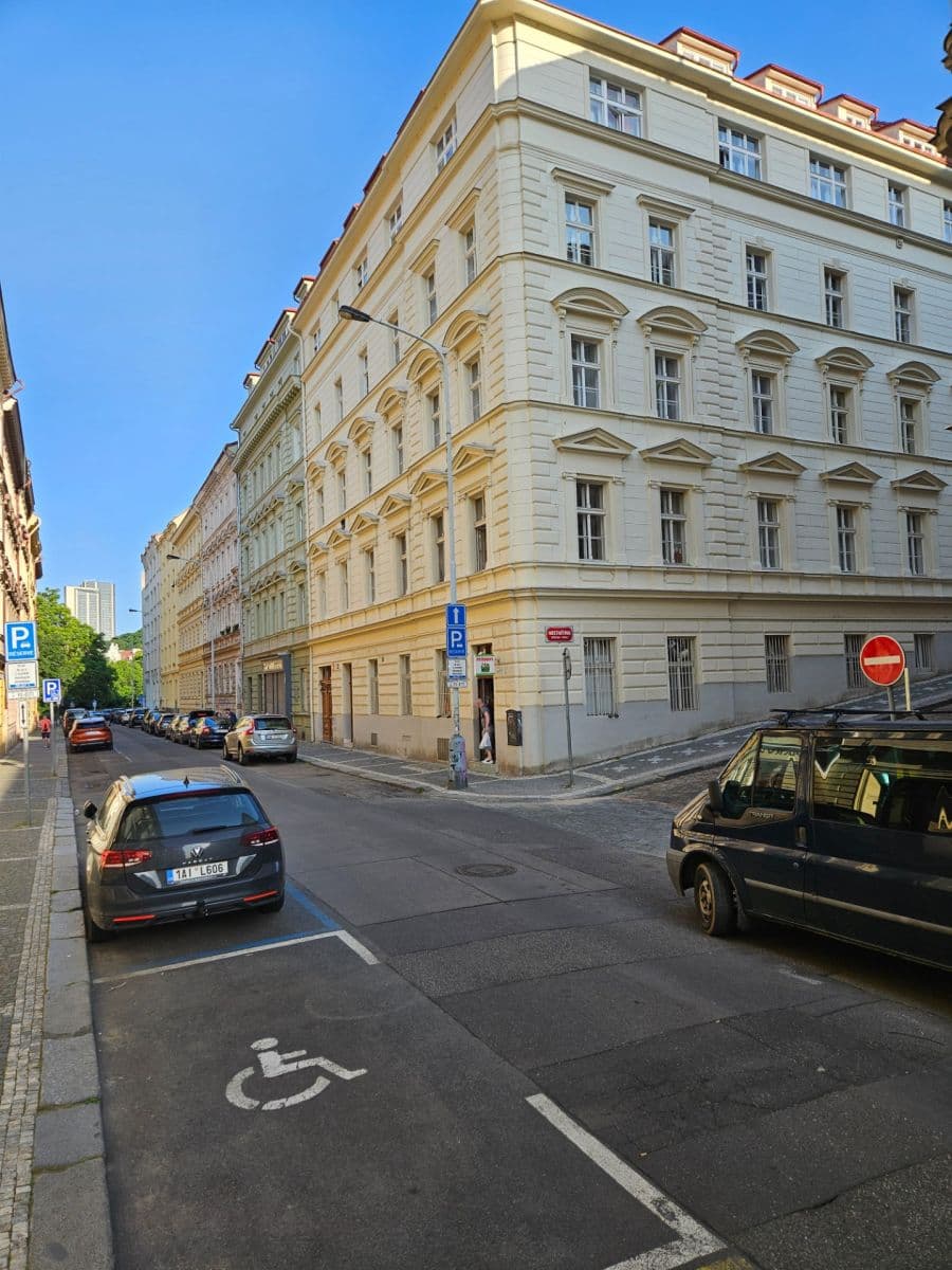 Prenájom bytu 3-izbový 55 m², Neklanova, Praha, Praha Prenájom bytu 3-izbový 55 m², Neklanova, Praha, Praha