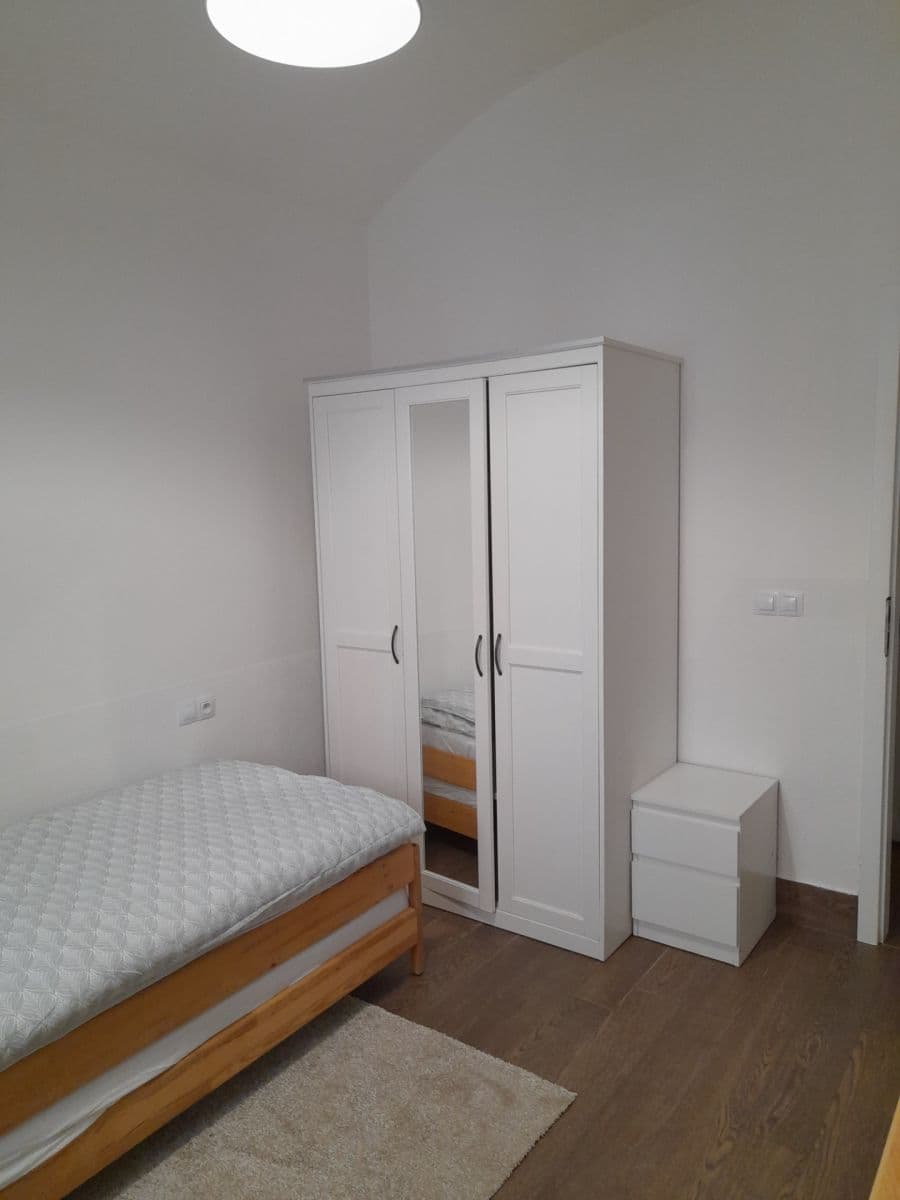 Prenájom bytu 3-izbový 55 m², Neklanova, Praha, Praha Prenájom bytu 3-izbový 55 m², Neklanova, Praha, Praha