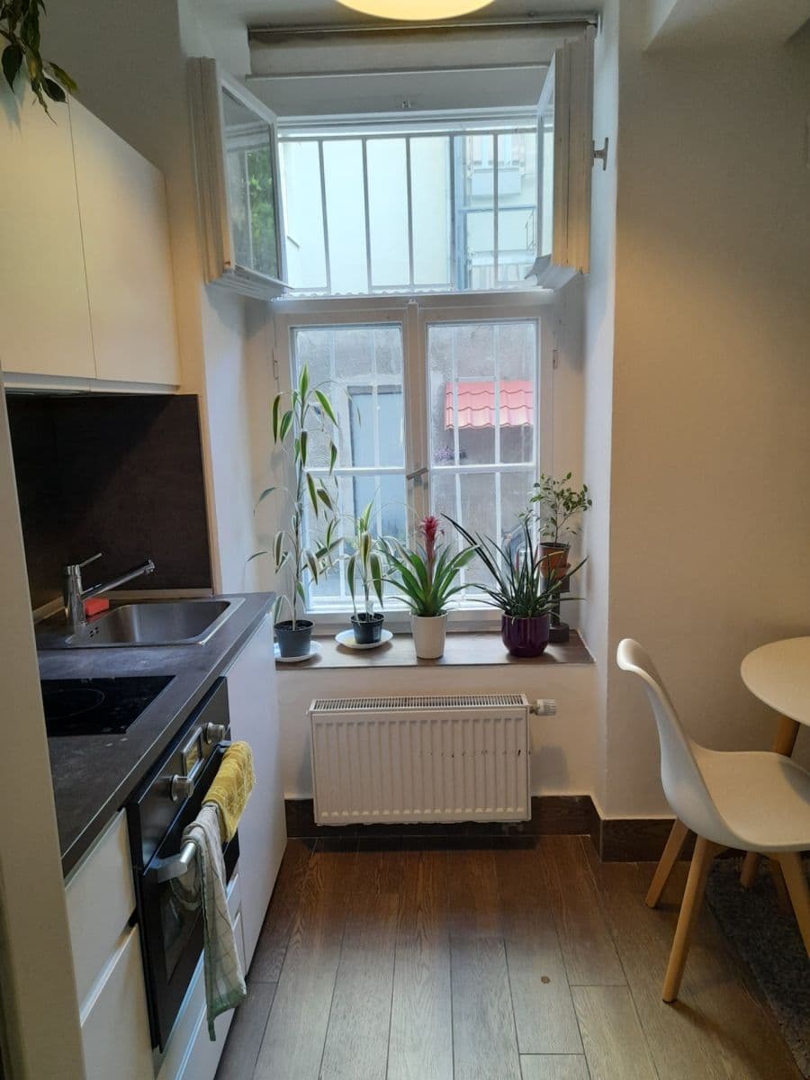 Prenájom bytu 3-izbový 55 m², Neklanova, Praha, Praha Prenájom bytu 3-izbový 55 m², Neklanova, Praha, Praha
