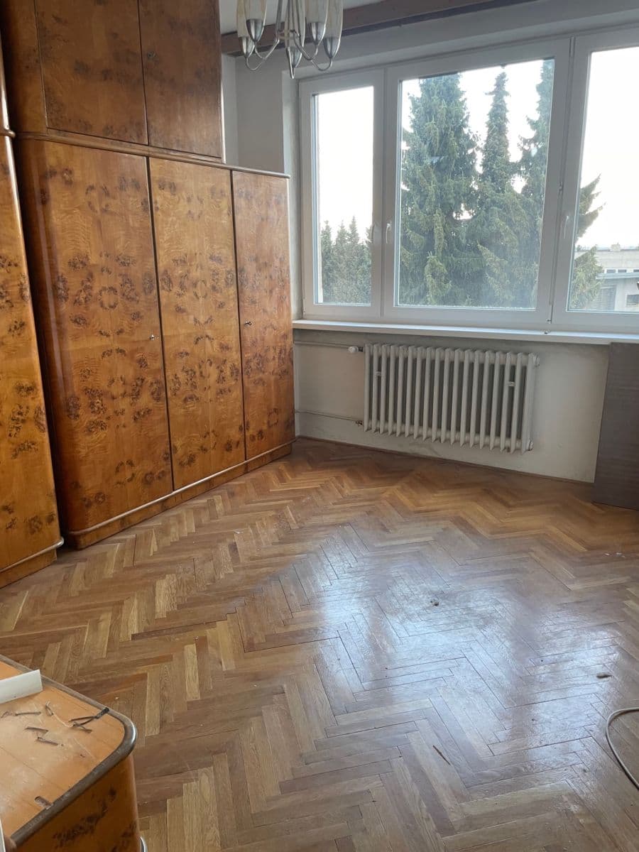 Prenájom bytu 4-izbový 88 m², Ke Kladivům, Praha, Praha Prenájom bytu 4-izbový 88 m², Ke Kladivům, Praha, Praha
