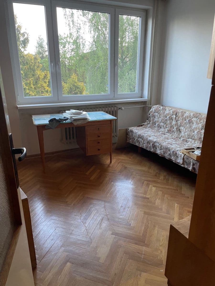 Prenájom bytu 4-izbový 88 m², Ke Kladivům, Praha, Praha Prenájom bytu 4-izbový 88 m², Ke Kladivům, Praha, Praha
