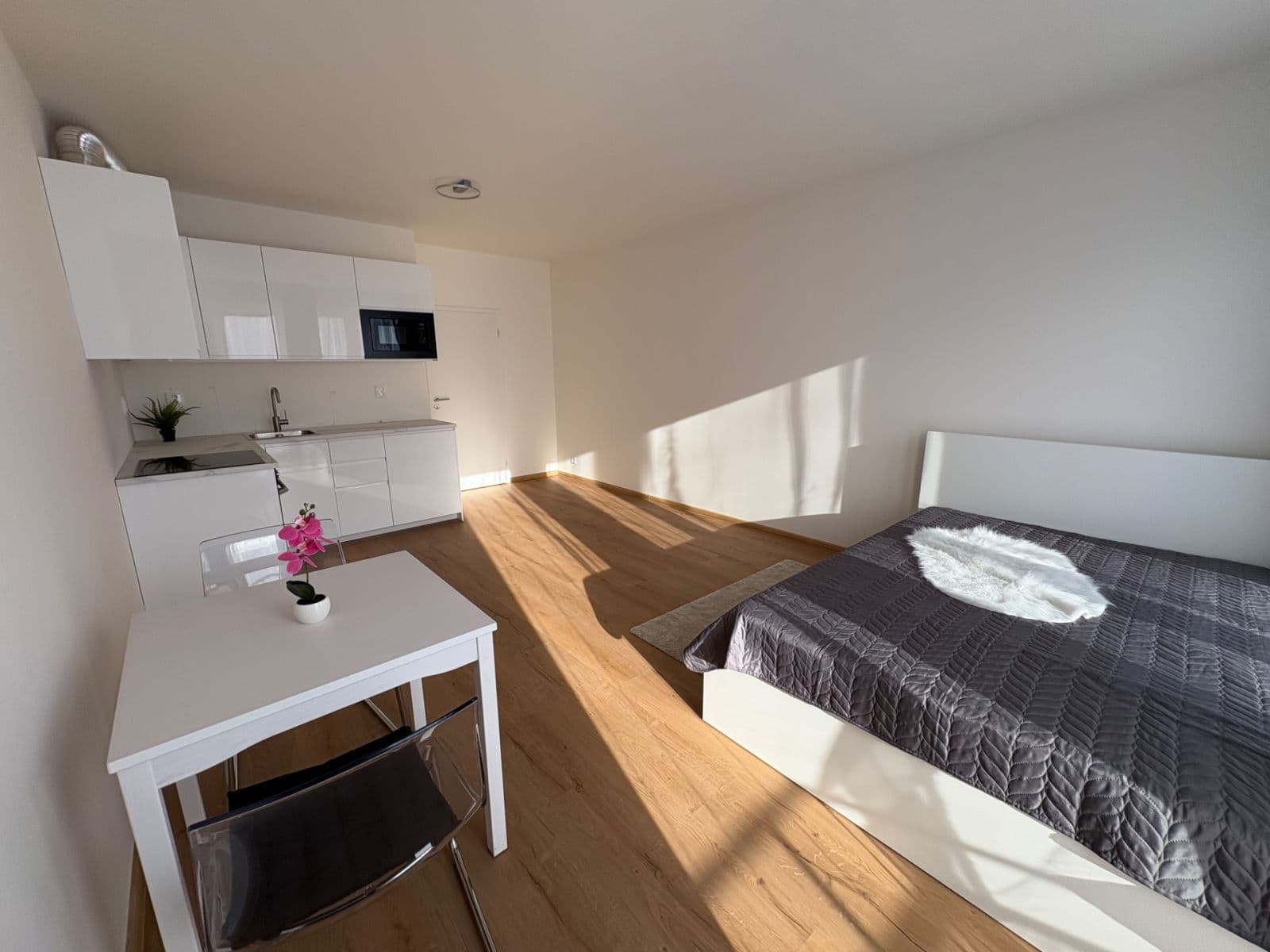 Prenájom bytu 1-izbový 39 m², Gerstelova, Praha, Praha Prenájom bytu 1-izbový 39 m², Gerstelova, Praha, Praha