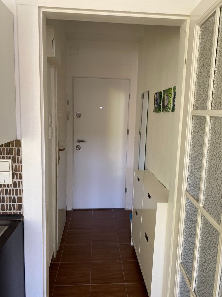 Prenájom bytu 1-izbový 21 m², U Smaltovny, Praha, Praha Prenájom bytu 1-izbový 21 m², U Smaltovny, Praha, Praha