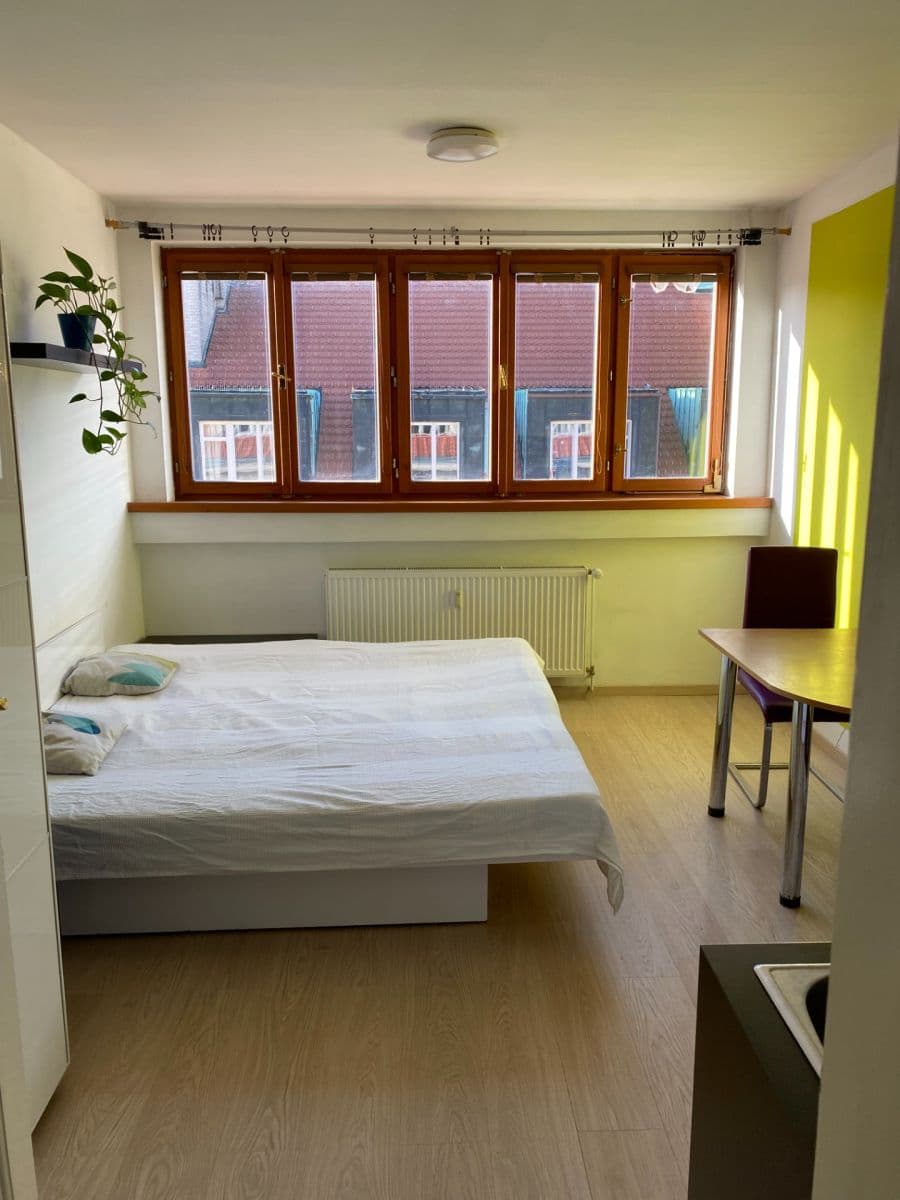 Prenájom bytu 1-izbový 21 m², U Smaltovny, Praha, Praha Prenájom bytu 1-izbový 21 m², U Smaltovny, Praha, Praha