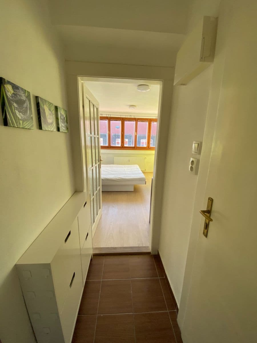 Prenájom bytu 1-izbový 21 m², U Smaltovny, Praha, Praha Prenájom bytu 1-izbový 21 m², U Smaltovny, Praha, Praha