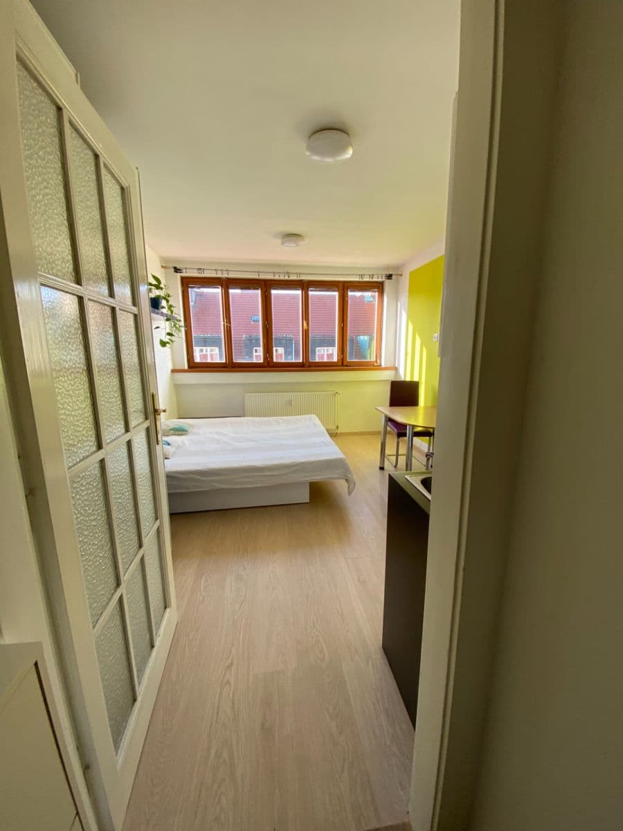Prenájom bytu 1-izbový 21 m², U Smaltovny, Praha, Praha Prenájom bytu 1-izbový 21 m², U Smaltovny, Praha, Praha