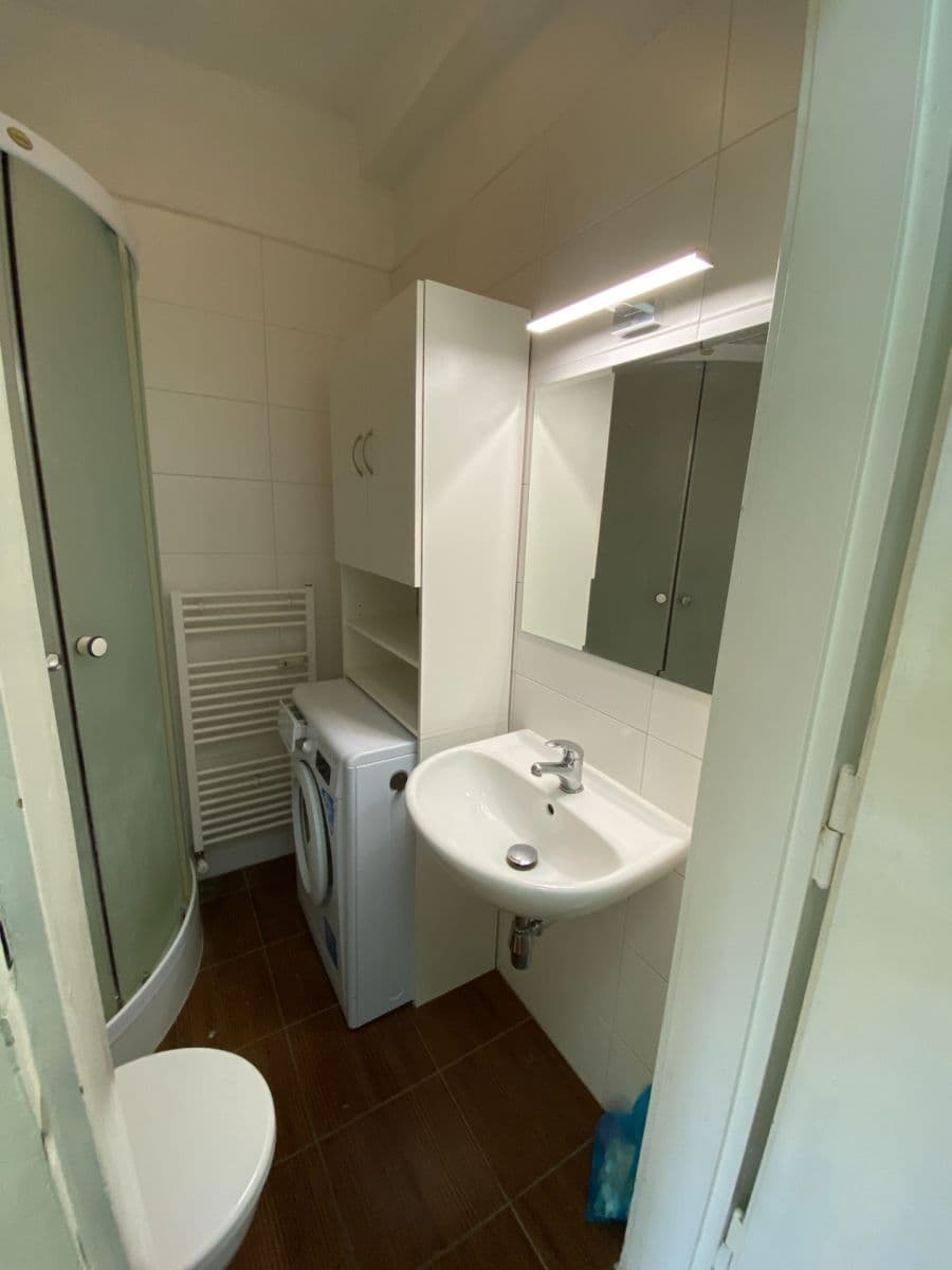 Prenájom bytu 1-izbový 21 m², U Smaltovny, Praha, Praha Prenájom bytu 1-izbový 21 m², U Smaltovny, Praha, Praha