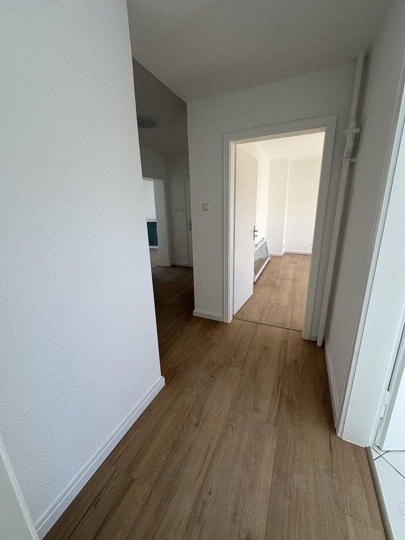 Prenájom bytu 2-izbový 62 m², Mannheim, Bádensko-Wurttembersko Prenájom bytu 2-izbový 62 m², Mannheim, Bádensko-Wurttembersko